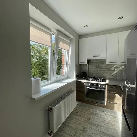Expansive One Bedroom Gem In A Peaceful Locale