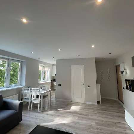 Expansive One Bedroom Gem In A Peaceful Locale * Riga