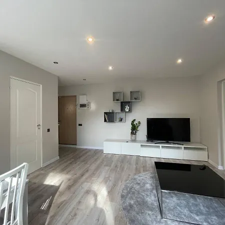Expansive One Bedroom Gem In A Peaceful Locale * Riga